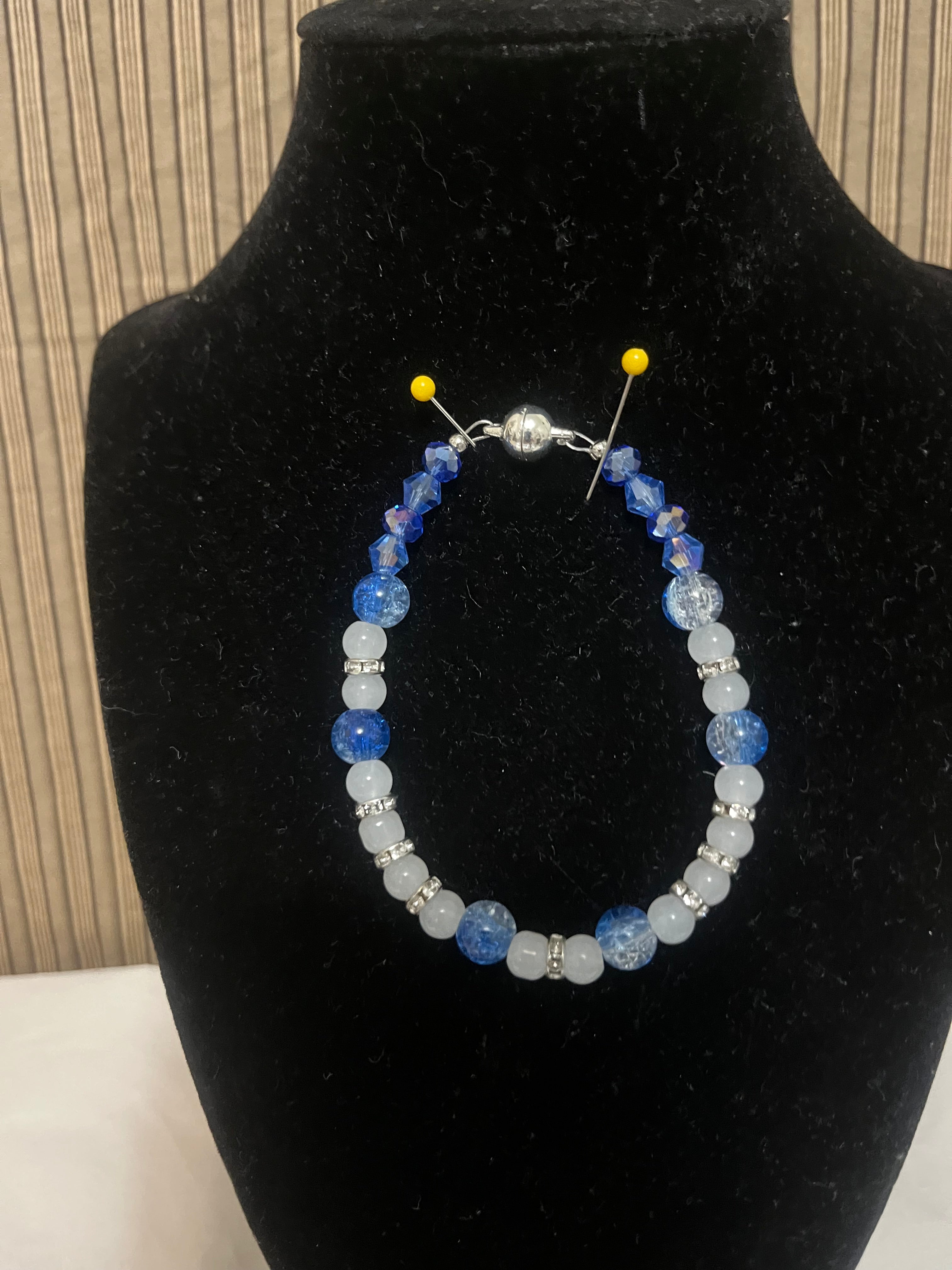 Bracelet with blue & white pearl glass beads & blue diamond cone beads
