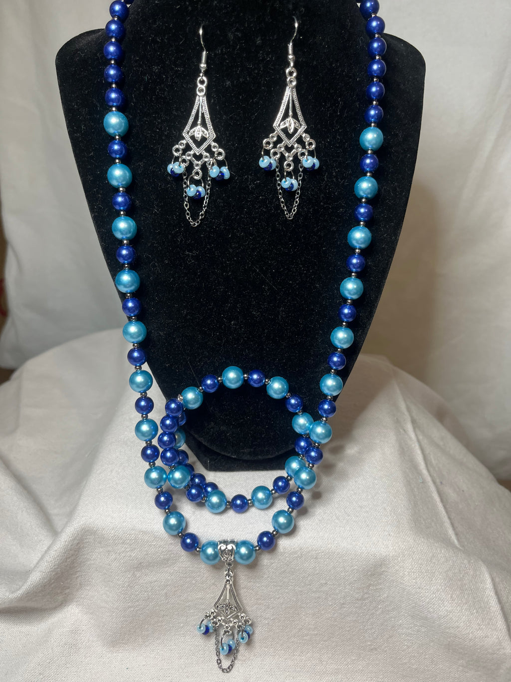 Blues & Nickel , Necklace, memory wire Bracelet, Earrings